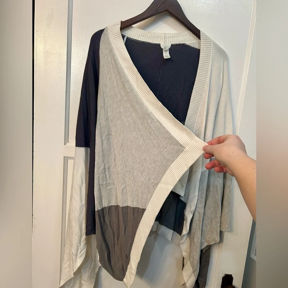 Lululemon Hatha Color-Blocked Knit Wrap - OS